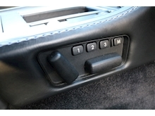 Aston Martin DB9 V12 Touchtronic II (12 Aston Services+B&O Showcase+Front Park Sensing+Red Calipers+Piano Black Trim) - Thumb 30