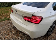 BMW 3 Series 330e M Sport Shadow Edition (1 Owner+5 BMW Services+Power Fold Mirrors+BMW MEDIA Professional) - Thumb 16