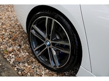 BMW 3 Series 330e M Sport Shadow Edition (1 Owner+5 BMW Services+Power Fold Mirrors+BMW MEDIA Professional) - Thumb 13