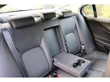 Jaguar XE 2.0D Portfolio AWD 25d 240BHP (2018 Model Year+PANORAMIC Glass Roof+AWD+Full JAGUAR History) - Thumb 41