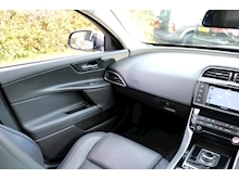 Jaguar XE 2.0D Portfolio AWD 25d 240BHP (2018 Model Year+PANORAMIC Glass Roof+AWD+Full JAGUAR History) - Thumb 15