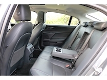 Jaguar XE 2.0D Portfolio AWD 25d 240BHP (2018 Model Year+PANORAMIC Glass Roof+AWD+Full JAGUAR History) - Thumb 47