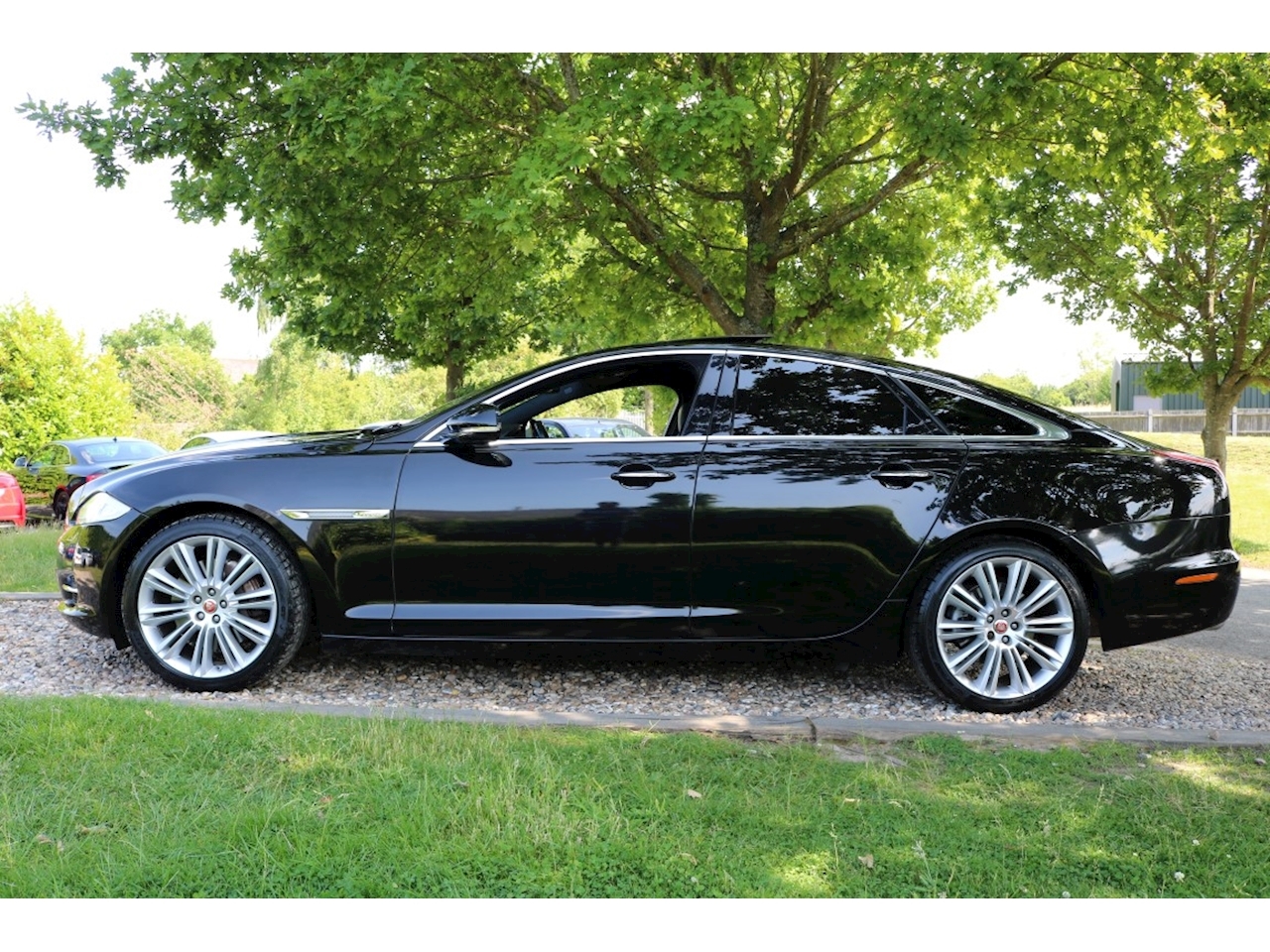 Used Jaguar XJ 3.0d V6 Portfolio (Ex Jaguar Cars+HUGE Factory