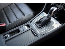 Volkswagen Golf 2.0 R TSi 4Motion DSG 310 BHP (Mk 7.5+VIRTUAL Dash+VIENNA LEATHER+APPLE Car Play+XENONS+5 VW Stamps) - Thumb 11