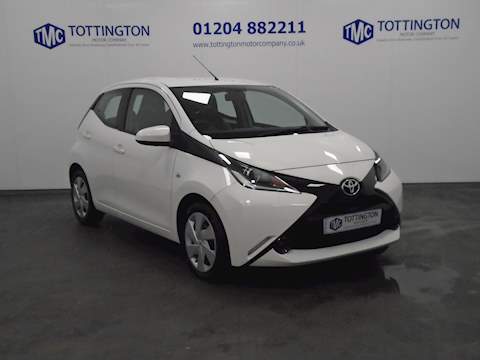 AYGO x-play Hatchback 1.0 Manual Petrol