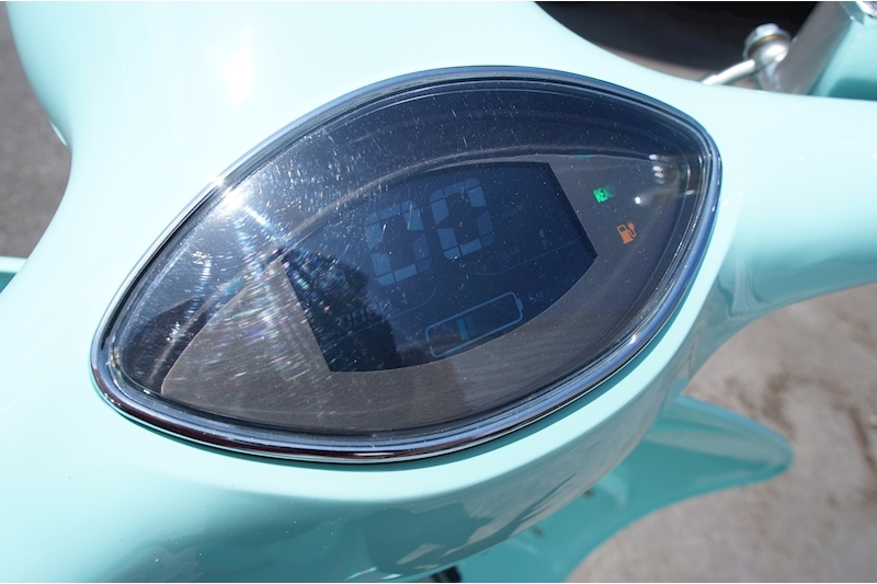 Artisan EV2000R DUAL CELL Motorcycle Automatic Electric