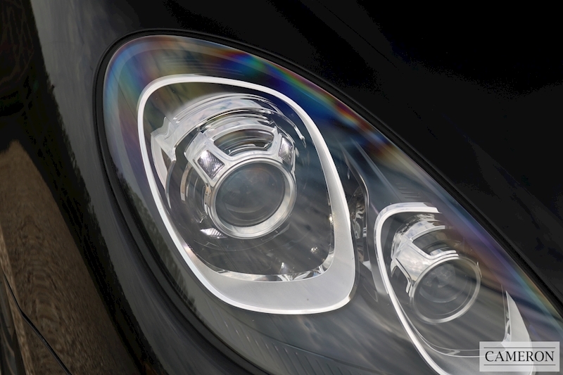 Porsche Macan Turbo 3.6 5dr SUV Automatic Petrol