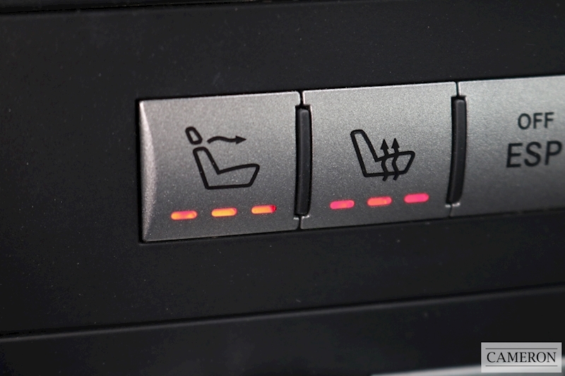 Mercedes-Benz 5.4 SLK55 AMG Convertible 2dr Petrol 7G-Tronic (288 g/km, 360 bhp)