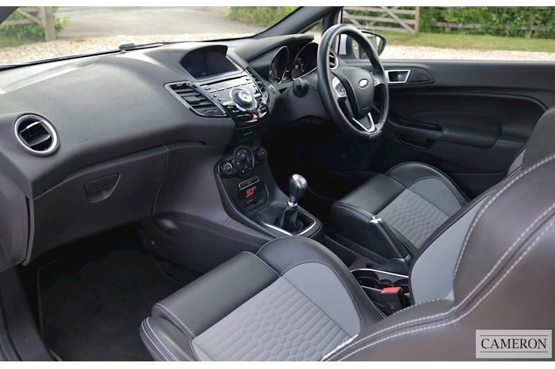 Ford 1.6 EcoBoost ST-3 Hatchback 3dr Petrol Manual (138 g/km, 180 bhp)