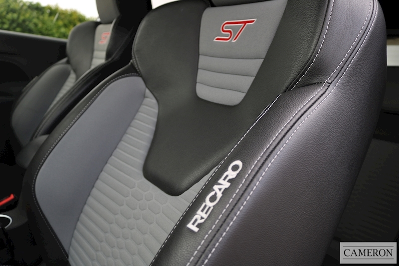 Ford 1.6 EcoBoost ST-3 Hatchback 3dr Petrol Manual (138 g/km, 180 bhp)