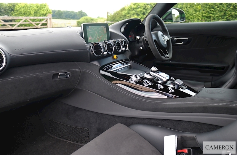 Mercedes-Benz 4.0 V8 BiTurbo R (Premium) Coupe 2dr Petrol SpdS DCT (s/s) (585 ps)