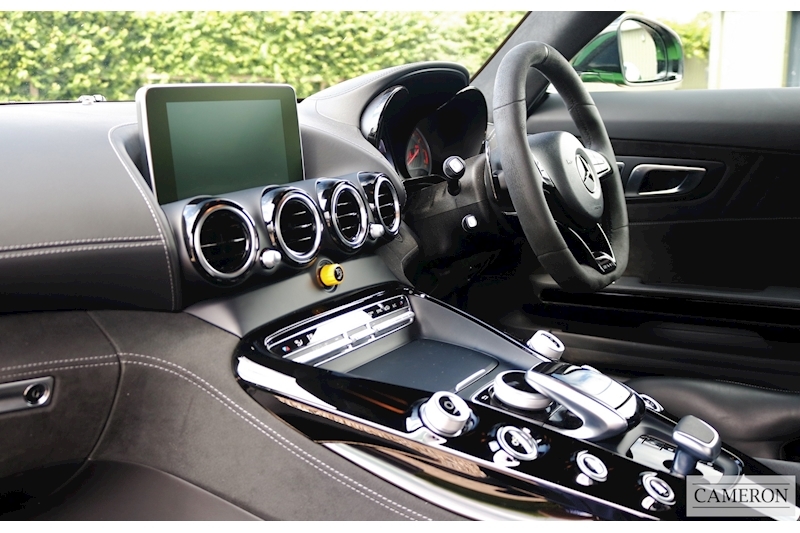 Mercedes-Benz 4.0 V8 BiTurbo R (Premium) Coupe 2dr Petrol SpdS DCT (s/s) (585 ps)