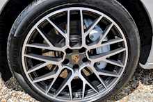 Porsche Macan Turbo 2.9 5dr SUV Automatic Petrol