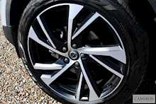 Volvo 1.5 T3 R-Design Pro SUV 5dr Petrol Auto (s/s) (163 ps)