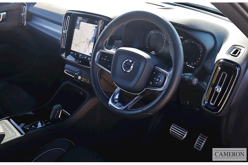 Volvo 1.5 T3 R-Design Pro SUV 5dr Petrol Auto (s/s) (163 ps)