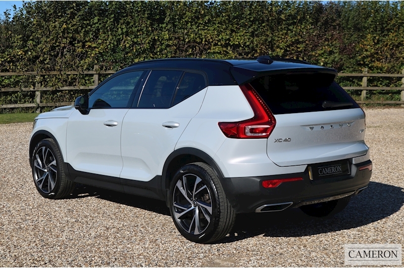 Volvo 1.5 T3 R-Design Pro SUV 5dr Petrol Auto (s/s) (163 ps)