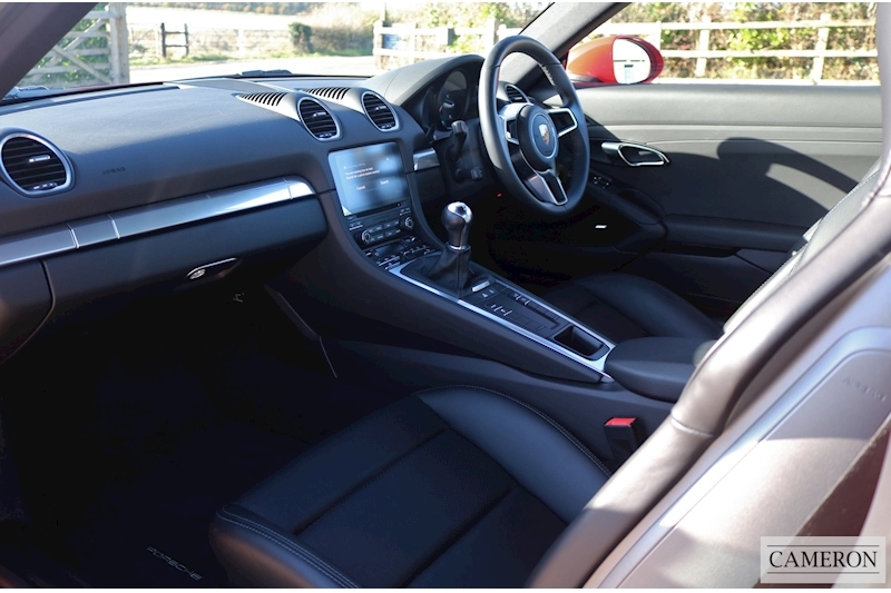 Porsche 718 Cayman 2.0 Manual