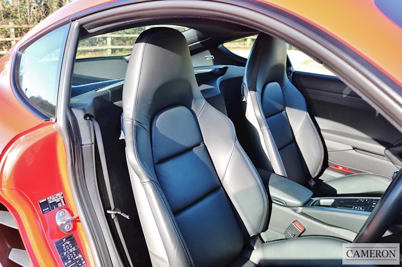 Porsche 718 Cayman 2.0 Manual