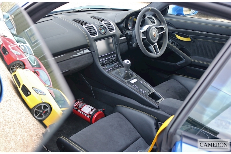 Porsche 3.8 981 GT4 Coupe 2dr Petrol Manual (s/s) (238 g/km, 380 bhp)