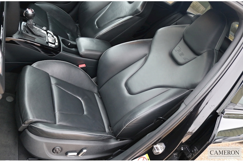 Audi RS4 Avant 4.2 FSI V8 4.2 5dr Estate Automatic Petrol