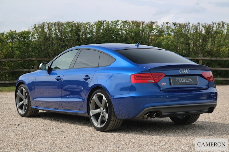 Audi 3.0 TFSI V6 Black Edition Sportback 5dr Petrol S Tronic quattro (s/s) (184 g/km, 328 bhp)