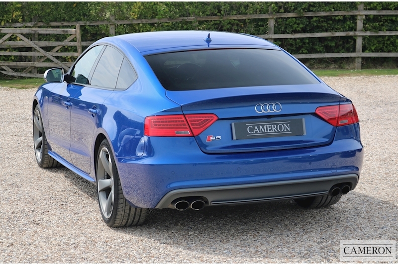 Audi 3.0 TFSI V6 Black Edition Sportback 5dr Petrol S Tronic quattro (s/s) (184 g/km, 328 bhp)