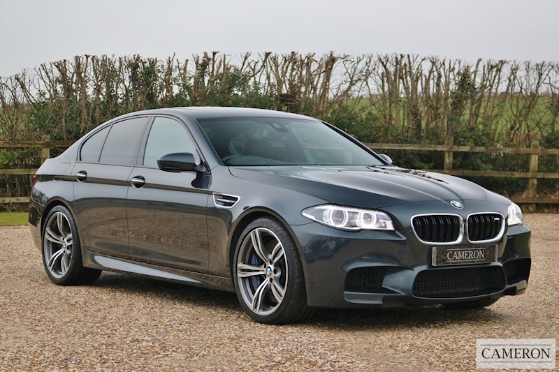 4.4 V8 Saloon 4dr Petrol M DCT (231 g/km, 560 bhp)