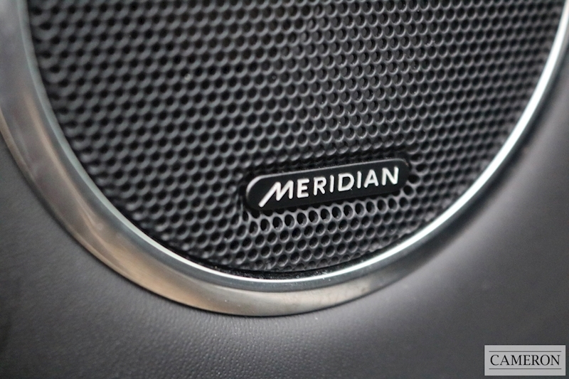 Land Rover 3.0 SD V6 Autobiography Dynamic SUV 5dr Diesel Auto 4WD Euro 6 (s/s) (306 ps)