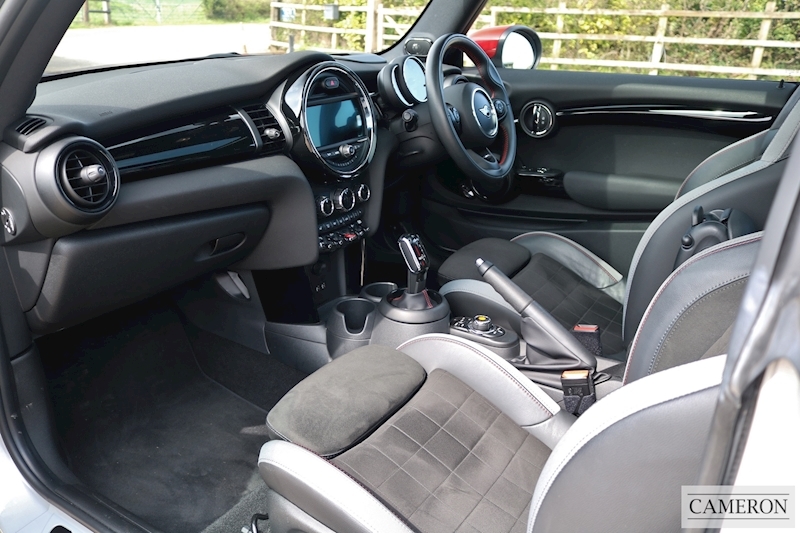 MINI 2.0 John Cooper Works Hatchback 3dr Petrol Steptronic Euro 6 (s/s) (231 ps)