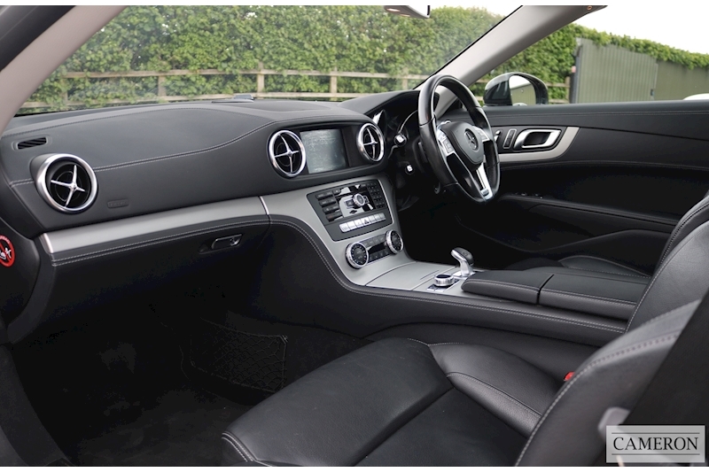 Mercedes-Benz 3.5 SL350 V6 BlueEfficiency Convertible 2dr Petrol G-Tronic Euro 5 (s/s) (306 ps)