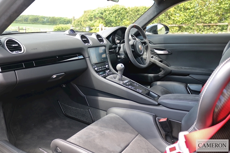 Porsche 4.0 GT4 Coupe 2dr Petrol Manual Euro 6 (s/s) (420 ps)