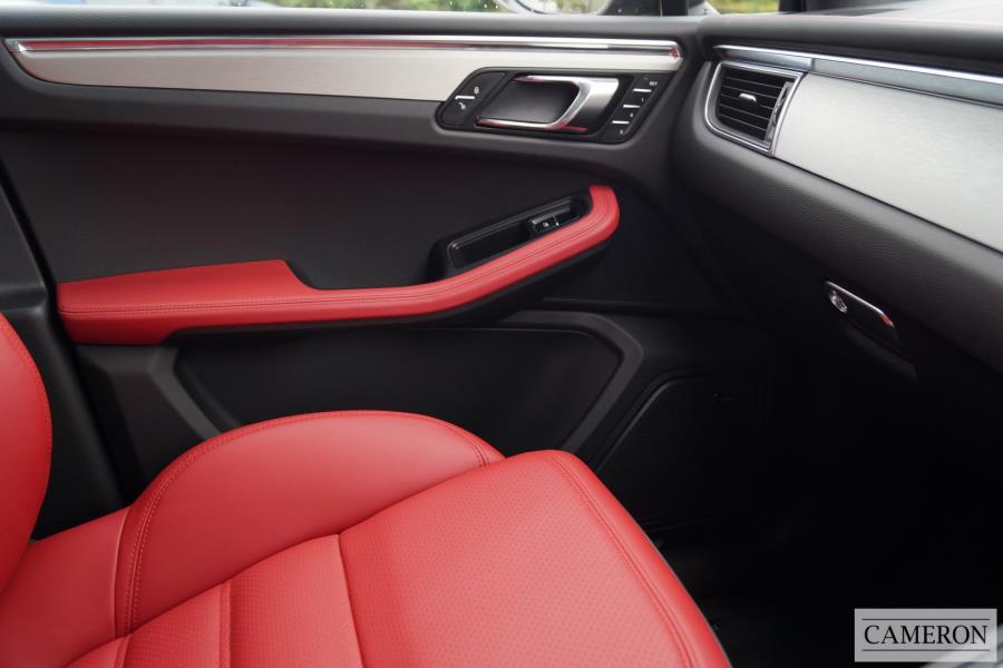 Porsche Macan Turbo 3.6 5dr Estate Semi Auto Petrol