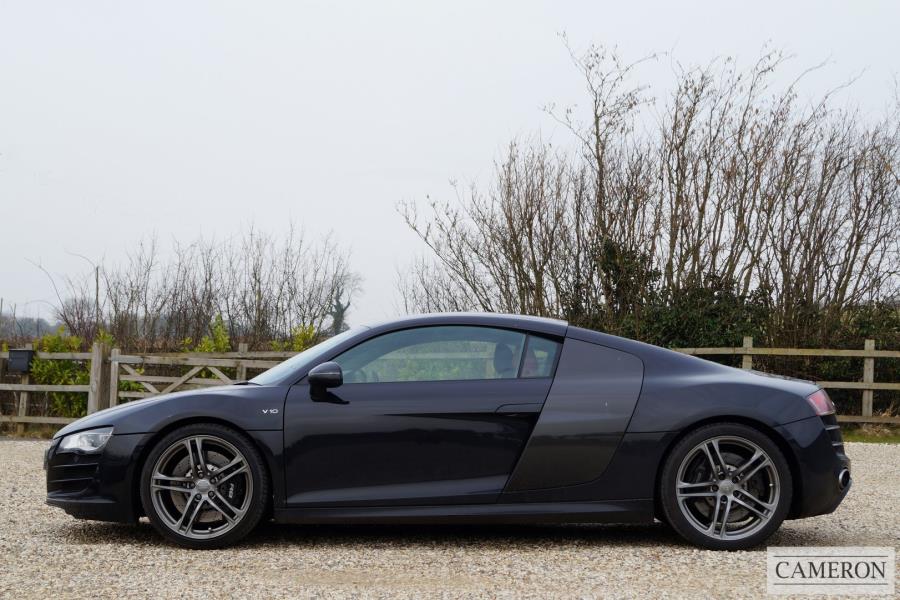 Audi R8 V10 Quattro Coupe 5.2 Manual Petrol