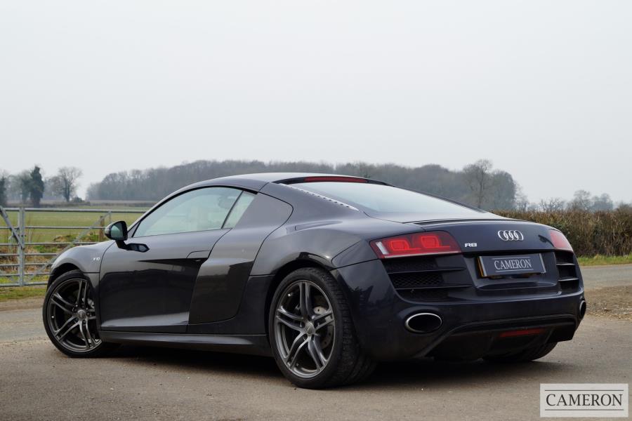 Audi R8 V10 Quattro Coupe 5.2 Manual Petrol
