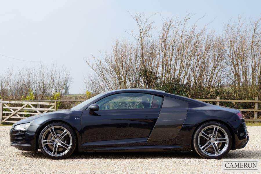 Audi R8 V10 Quattro Coupe 5.2 Manual Petrol