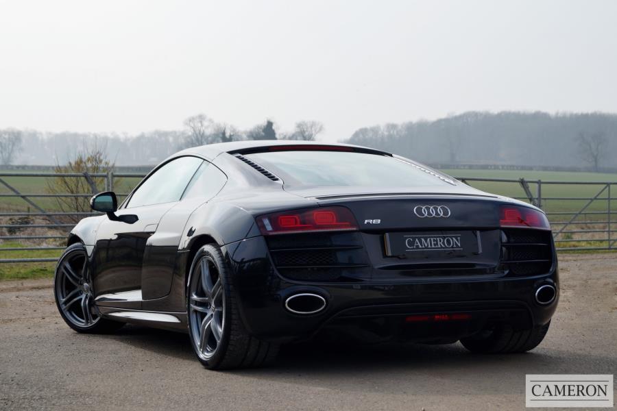 Audi R8 V10 Quattro Coupe 5.2 Manual Petrol