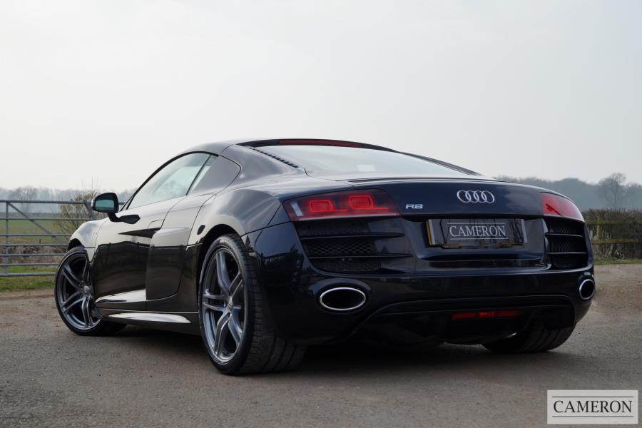 Audi R8 V10 Quattro Coupe 5.2 Manual Petrol