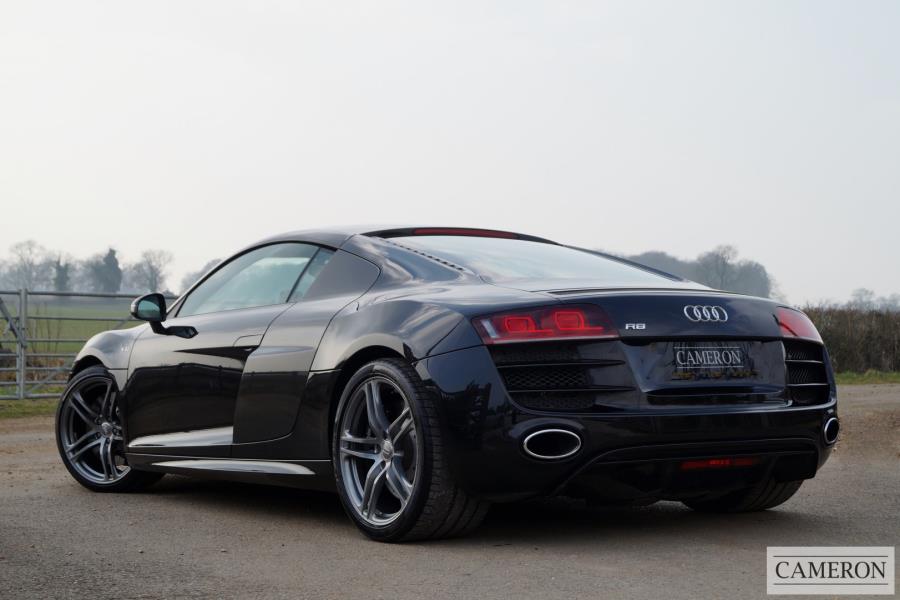 Audi R8 V10 Quattro Coupe 5.2 Manual Petrol