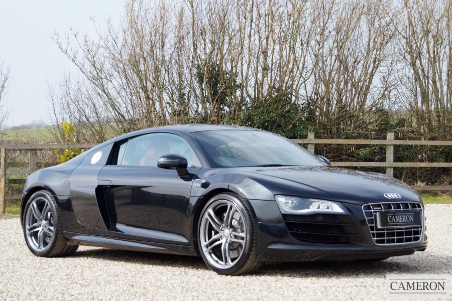 Audi R8 V10 Quattro Coupe 5.2 Manual Petrol