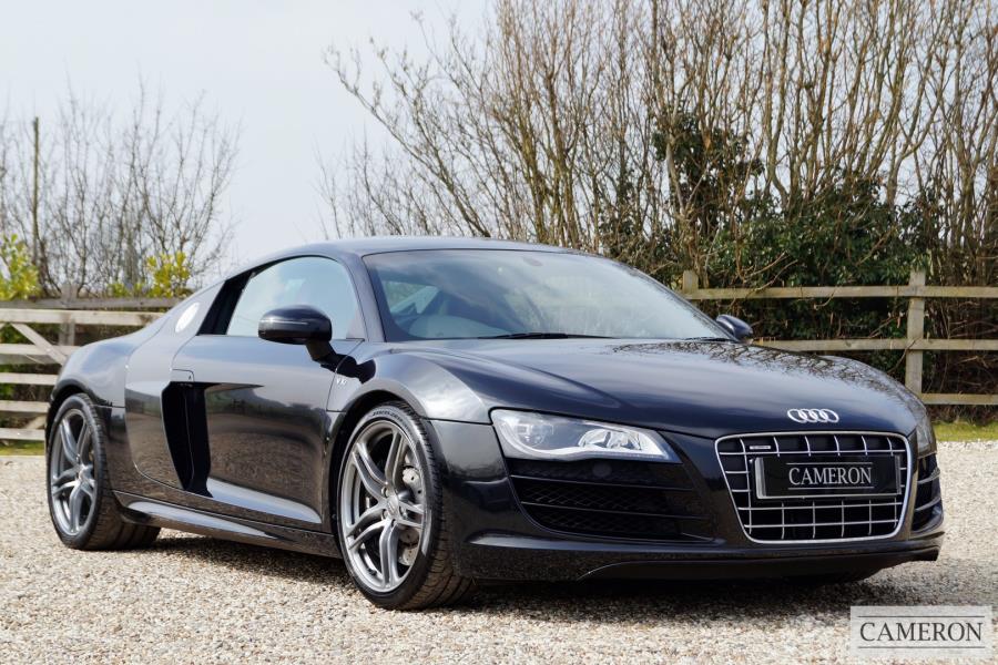 Audi R8 V10 Quattro Coupe 5.2 Manual Petrol