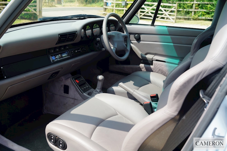 Porsche Porsche 911 993 Carrera 4 Coupe +Manual