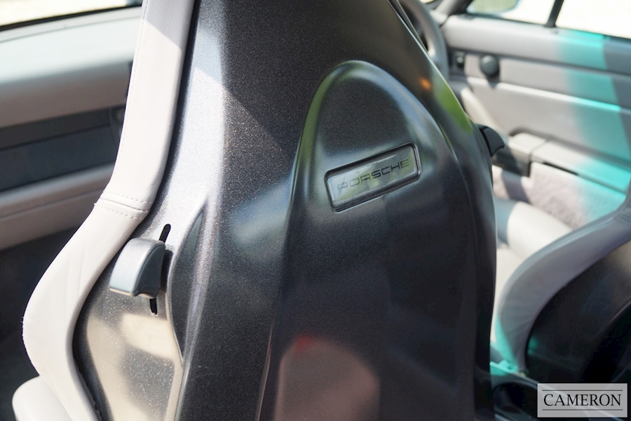 Porsche Porsche 911 993 Carrera 4 Coupe +Manual