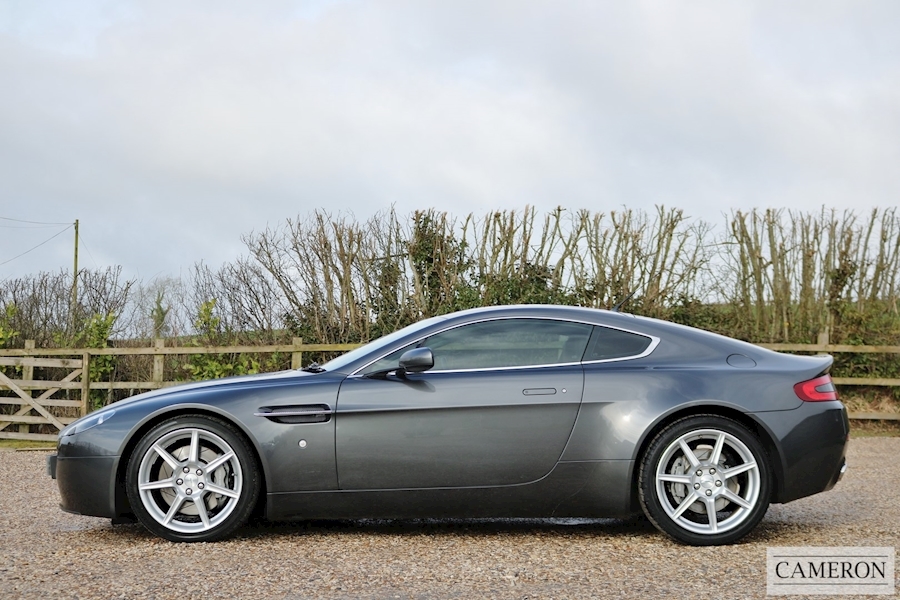 Aston Martin Aston Martin Vantage V8 Coupe Hatchback 4.3 Manual Petrol