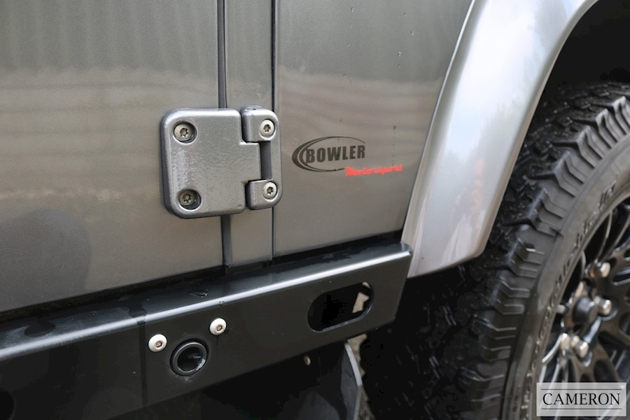 Land Rover Bowler Motorsport Defender 90 2.2 TD XS Station Wagon 2.2 Light 4X4 Utility Manual Diesel