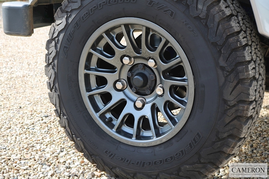 Land Rover Defender 90 XS Station Wagon 2.2