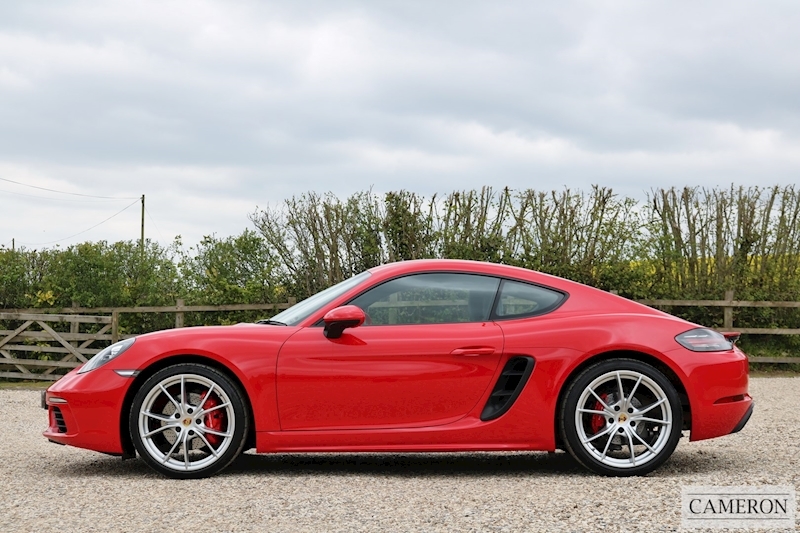 Porsche 718 Cayman S PDK Coupe 2.5 +20" Wheels +Sports Exhuast
