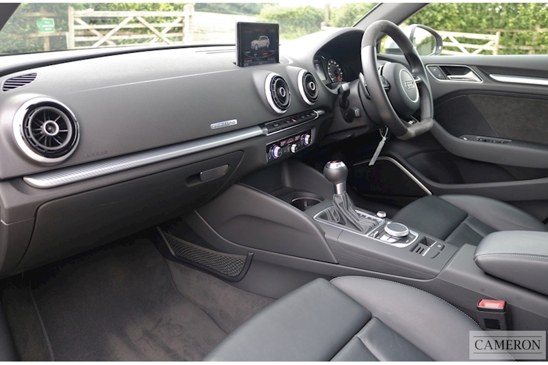 Audi RS3 2.5 TFSI Sportback 5dr Petrol S Tronic quattro (Nav) (189 g/km, 362 bhp) 2.5 5dr Sportback S Tronic Petrol