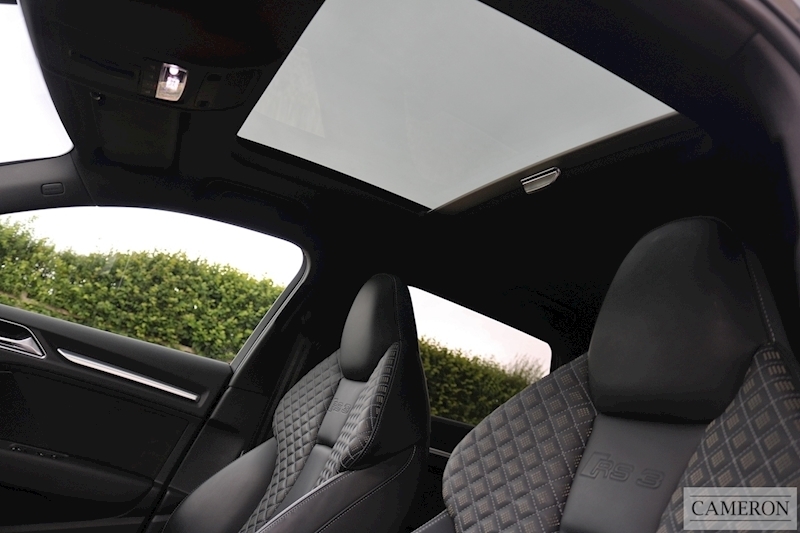 Audi RS3 2.5 TFSI Sportback 5dr Petrol S Tronic quattro (Nav) (189 g/km, 362 bhp) 2.5 5dr Sportback S Tronic Petrol