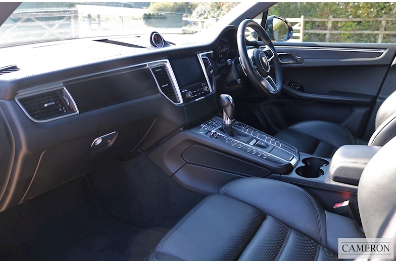 Porsche Macan GTS SUV 3.0 PDK Petrol