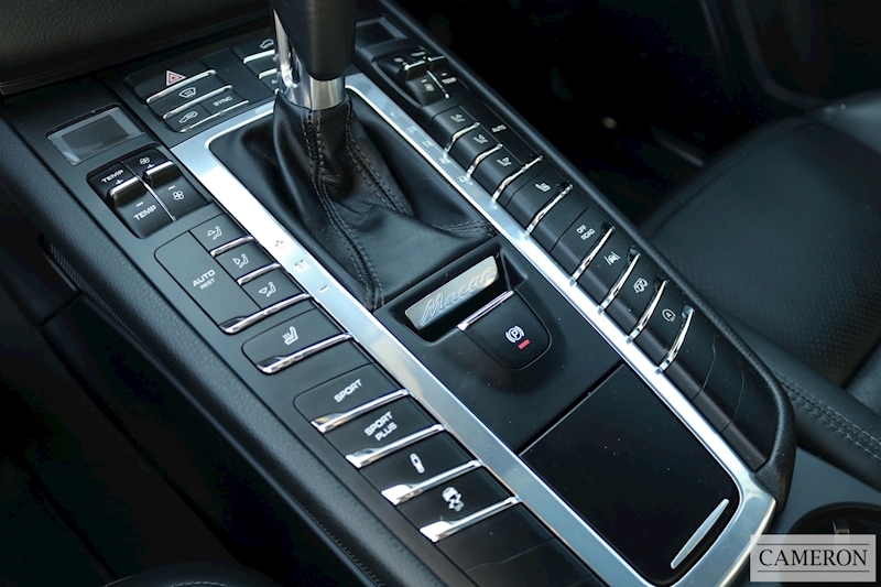 Porsche Macan GTS SUV 3.0 PDK Petrol